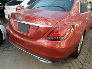 Mercedes-Benz C200 2018 Red