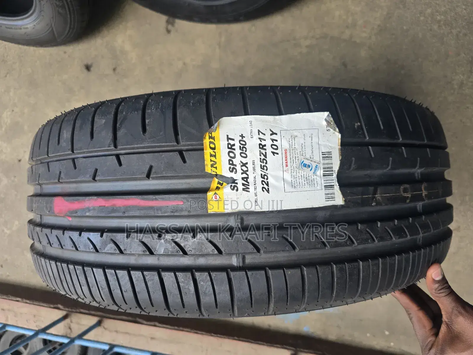 225/55r17 Dunlop Tyre