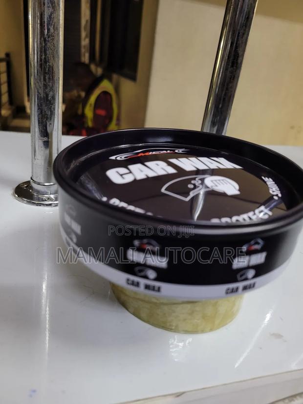 Car Body Wax for Shine and Paint Protection