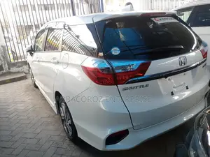 Honda Shuttle 1.5 Hybrid 2WD 2017 White