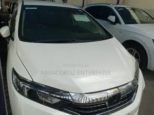 Honda Shuttle 1.5 Hybrid 2WD 2017 White