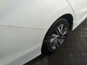 Honda Shuttle 1.5 Hybrid 2WD 2017 White