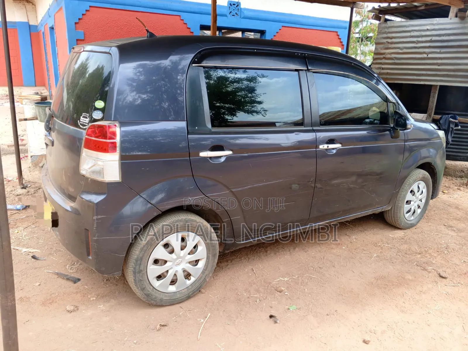 Toyota Spade 2014 Silver