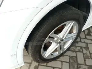 Audi Q5 2.0T Premium AWD quattro 2018 White