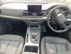 Audi Q5 2018 Black