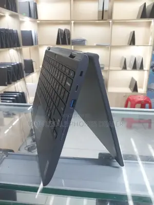 Laptop Lenovo 300e 4GB Intel Celeron SSD 32GB