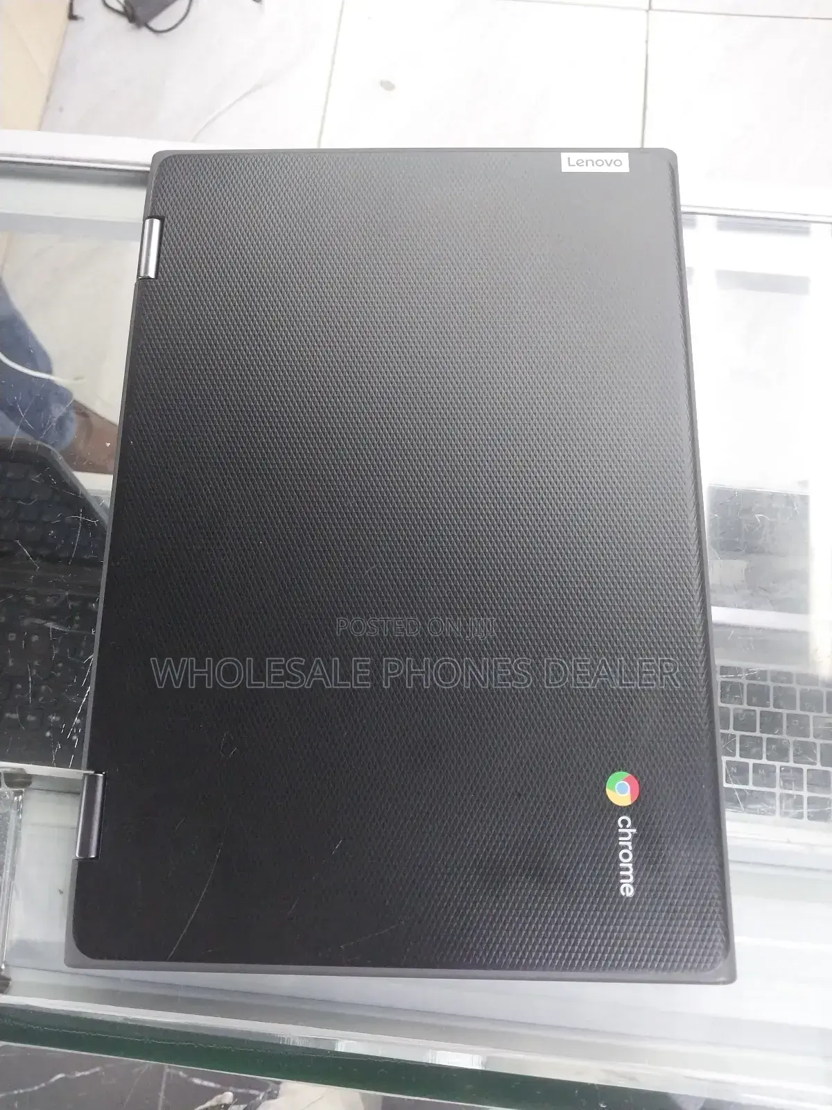 Laptop Lenovo 300e 4GB Intel Celeron SSD 32GB