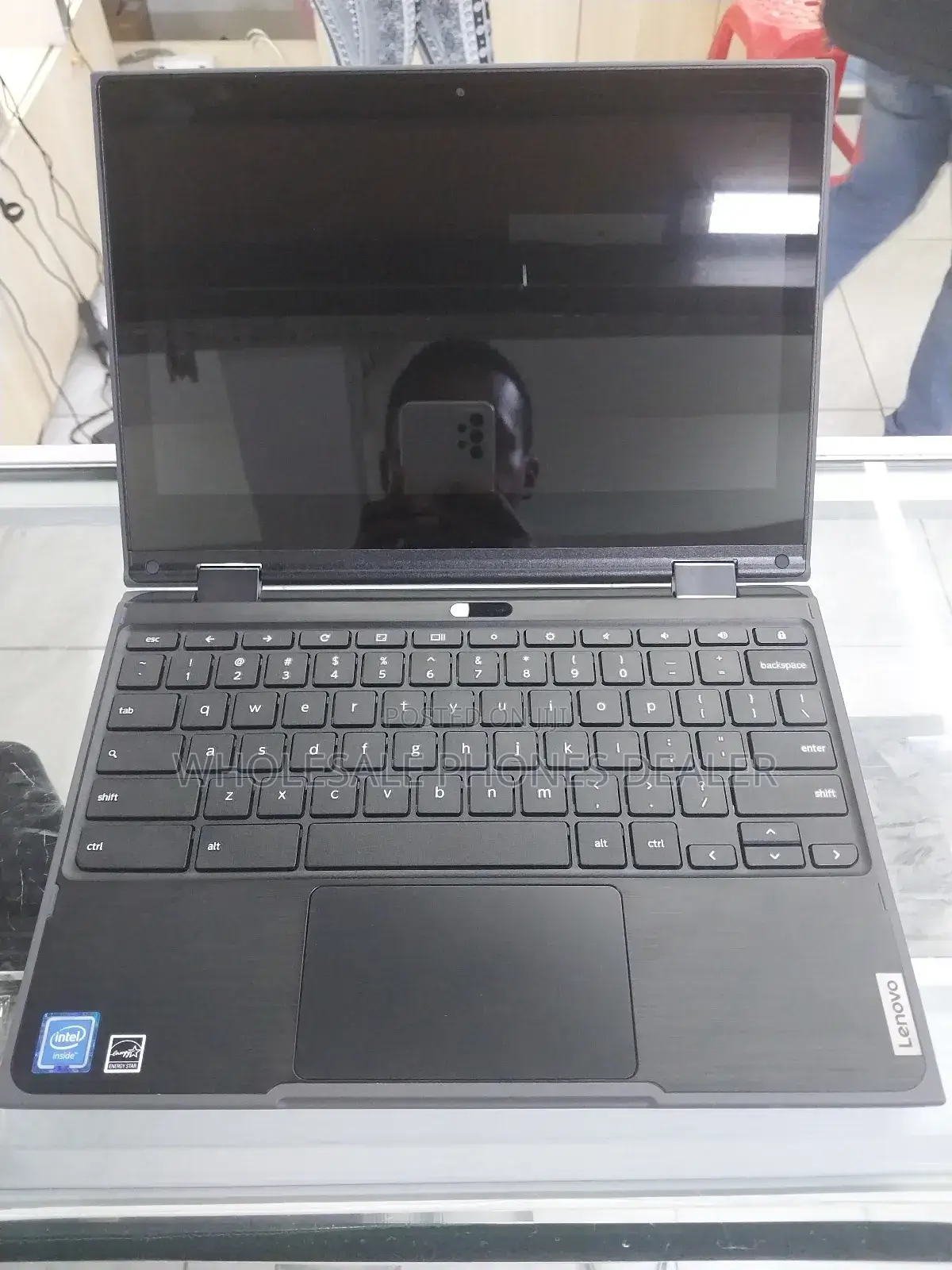 Laptop Lenovo 300e 4GB Intel Celeron SSD 32GB