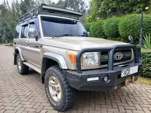 Toyota Land Cruiser 76 Series 2015 Gold