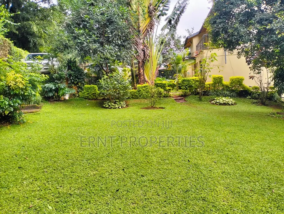 4bdrm Mansion in Njumbi Lane, Muthangari for sale