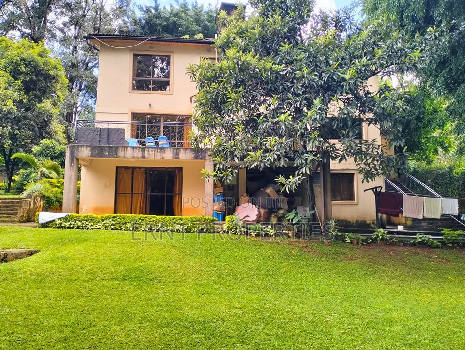 4bdrm Mansion in Njumbi Lane, Muthangari for sale