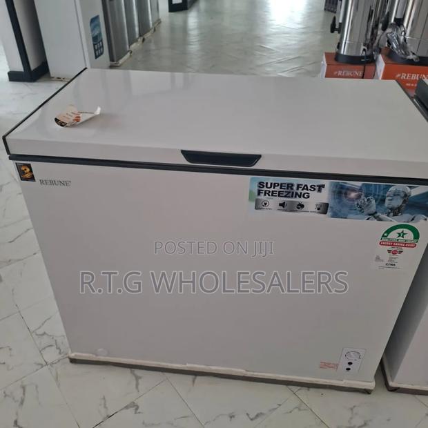 Rebune 150 L Chest Freezer – Durable Cold Storage