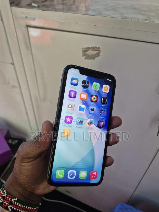 Apple iPhone 11 64 GB Black - main view