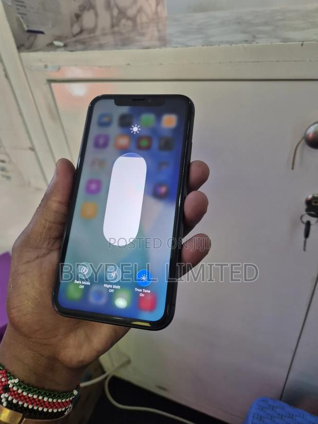 Apple iPhone 11 64 GB Black - thumbnail 7