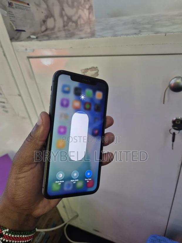 Apple iPhone 11 64 GB Black - thumbnail 5