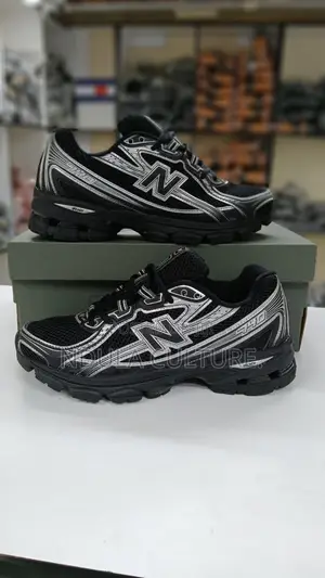 New Balance 740