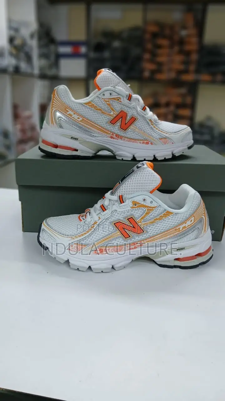 New Balance 740