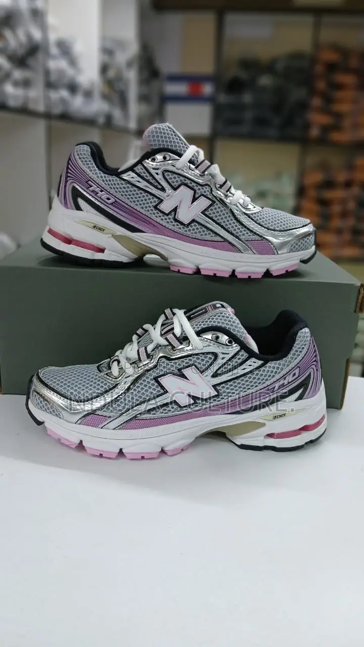 New Balance 740