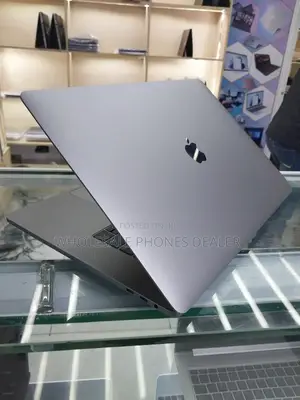 Laptop Apple MacBook Pro 2018 16GB Intel Core i7 SSD 512GB