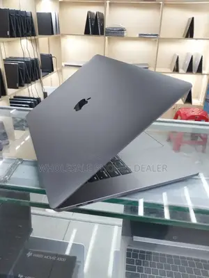 Laptop Apple MacBook Pro 2018 16GB Intel Core i7 SSD 512GB