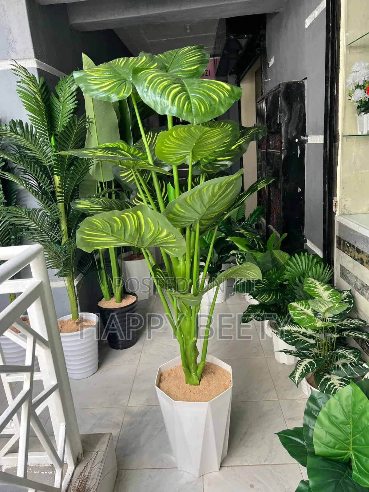 *Artificial Decorative Indoor Plant With Plastic Vase and Pebble