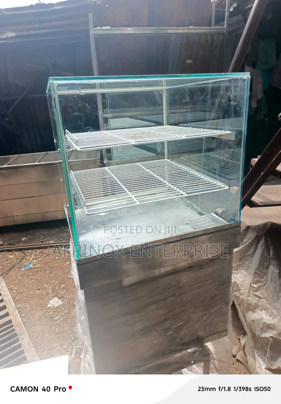 Refrigerated Cake Display