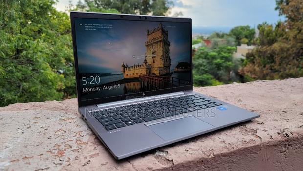 New Laptop HP ZBook Firefly G8 8GB Intel Core i5 SSD 512GB