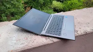 New Laptop HP ZBook Firefly G8 8GB Intel Core i5 SSD 512GB