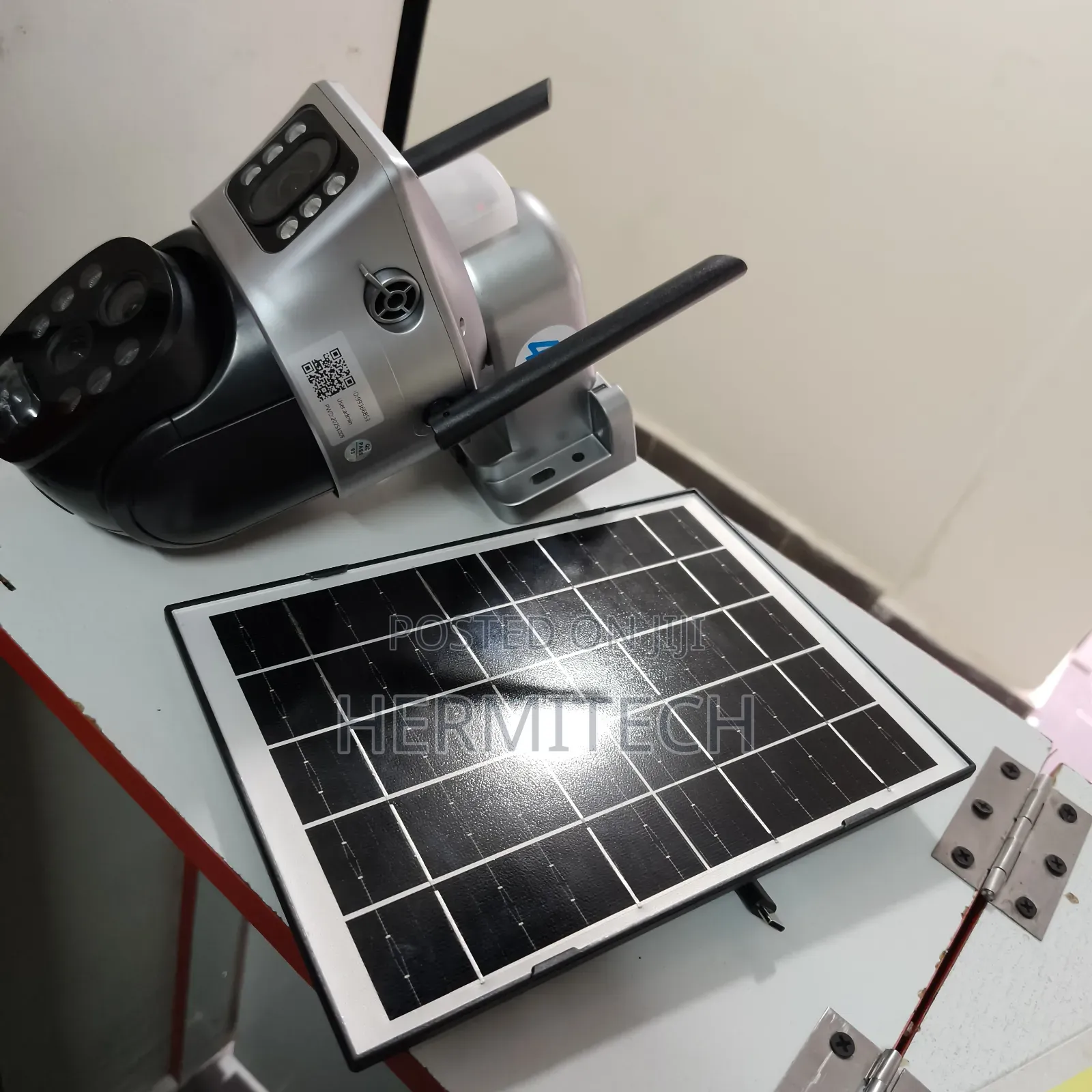 CCTV Surveillance 4g Cameras Solar Powered With Alarm Siren 10x Zoom