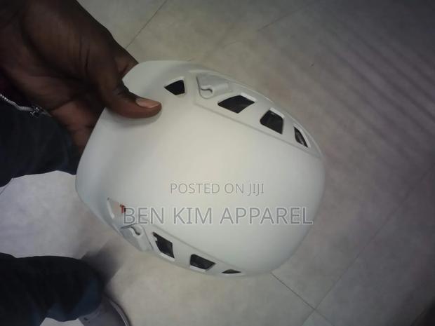 50cms to 57cms Camping Outdoors Rock Climbing Helmets Adjustable Fit - main view