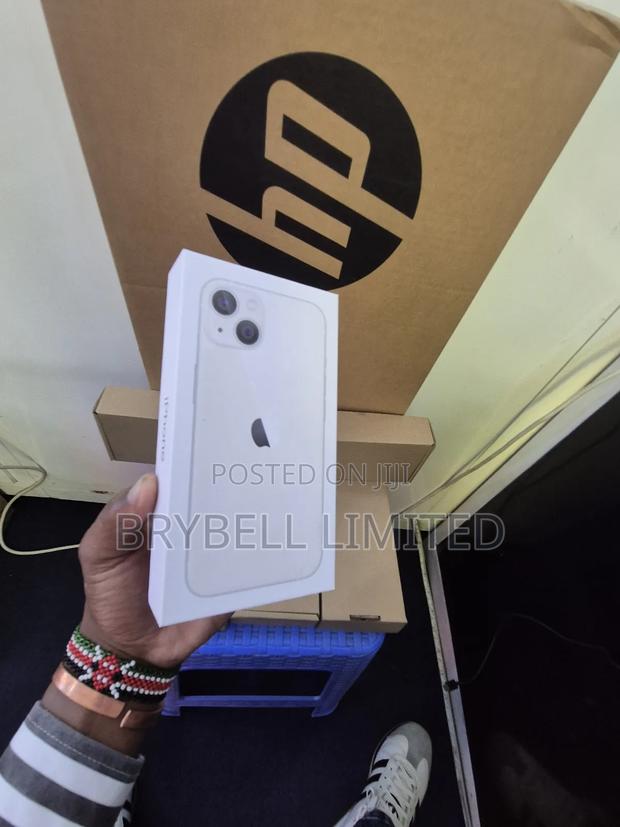 New Apple iPhone 13 256 GB White - thumbnail 4