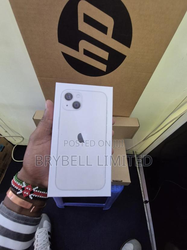 New Apple iPhone 13 256 GB White - thumbnail 3