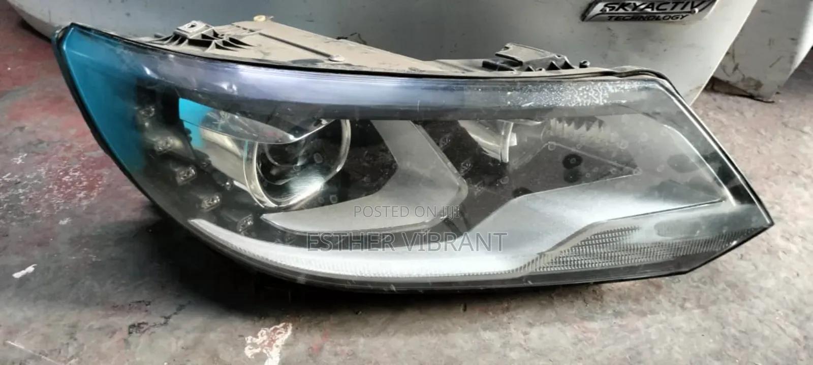 Volkswagen Tiguan RHS Headlight