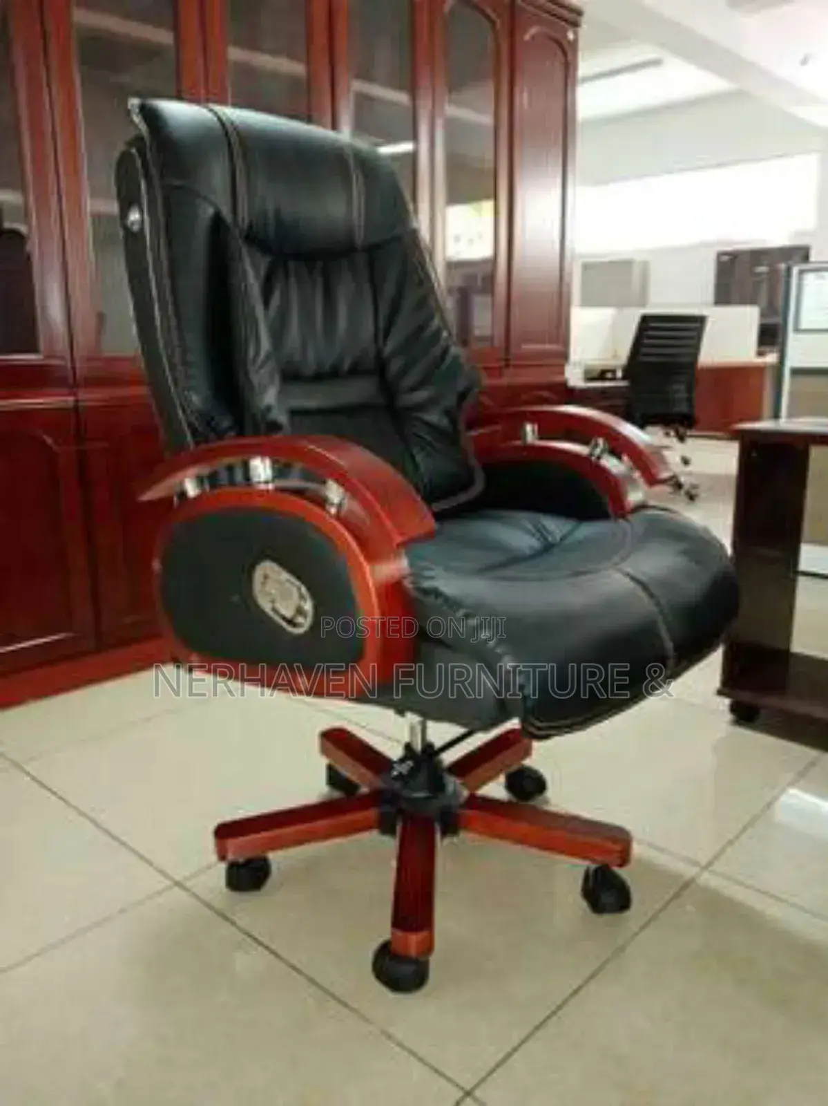 Luxury Director Office Chair – Comfortable Professional