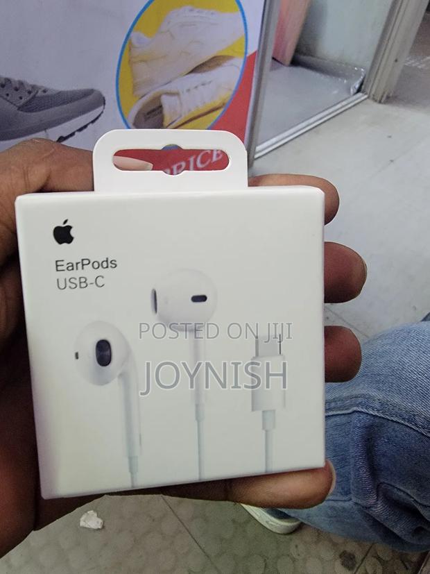 iPhone Earphones Type C - main view