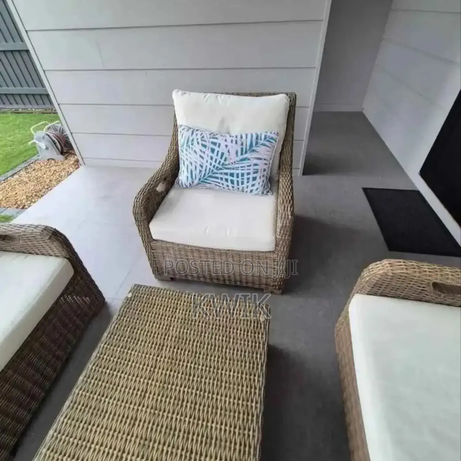 Luxury 5-Seater Rattan Outdoor Patio Sofa Set With Cushions