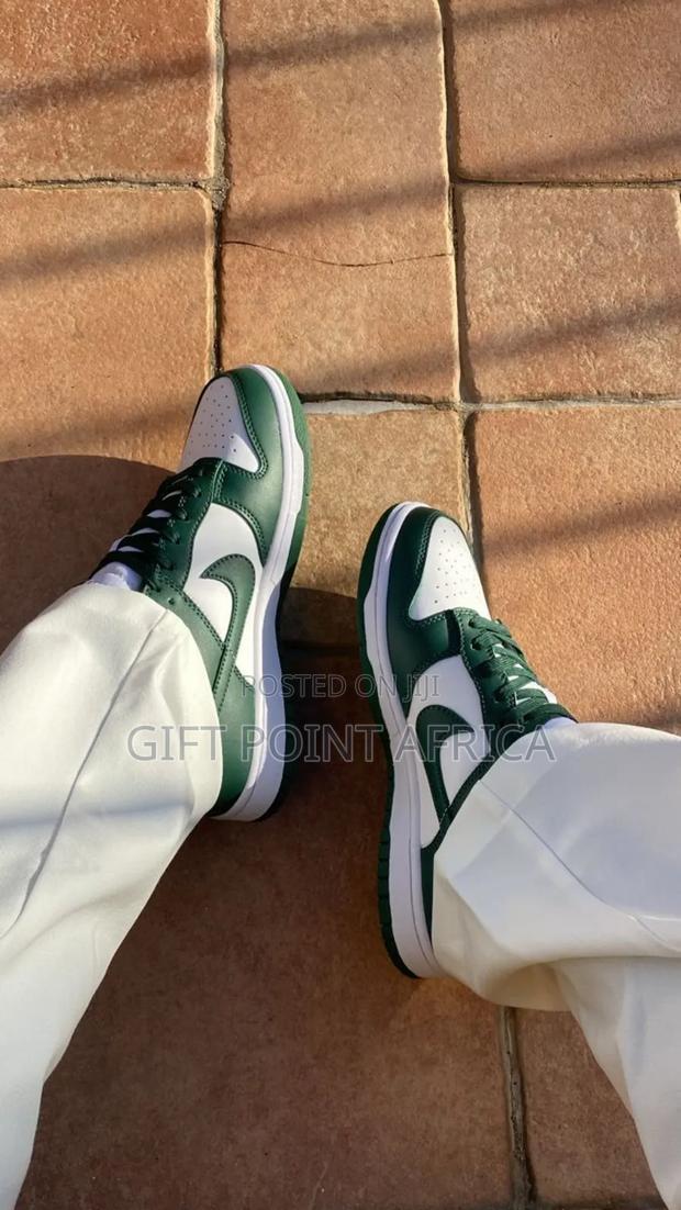 Nike Dunk Low "Varsity Green" Sneakers