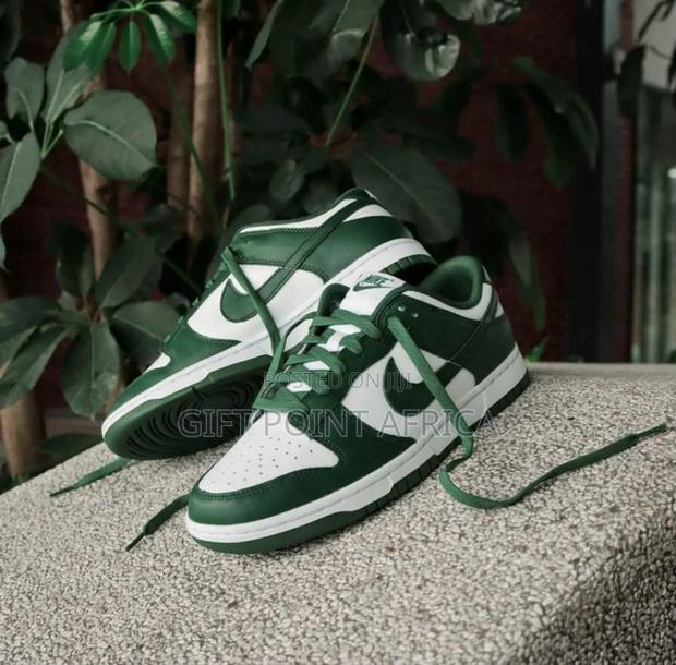 Nike Dunk Low "Varsity Green" Sneakers - thumbnail 2