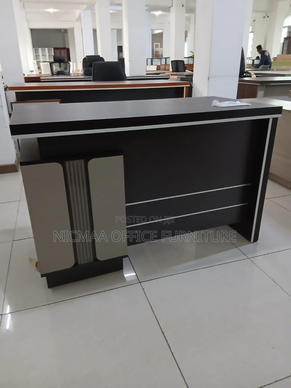 1.2m Sleek Professional Workspace Desk