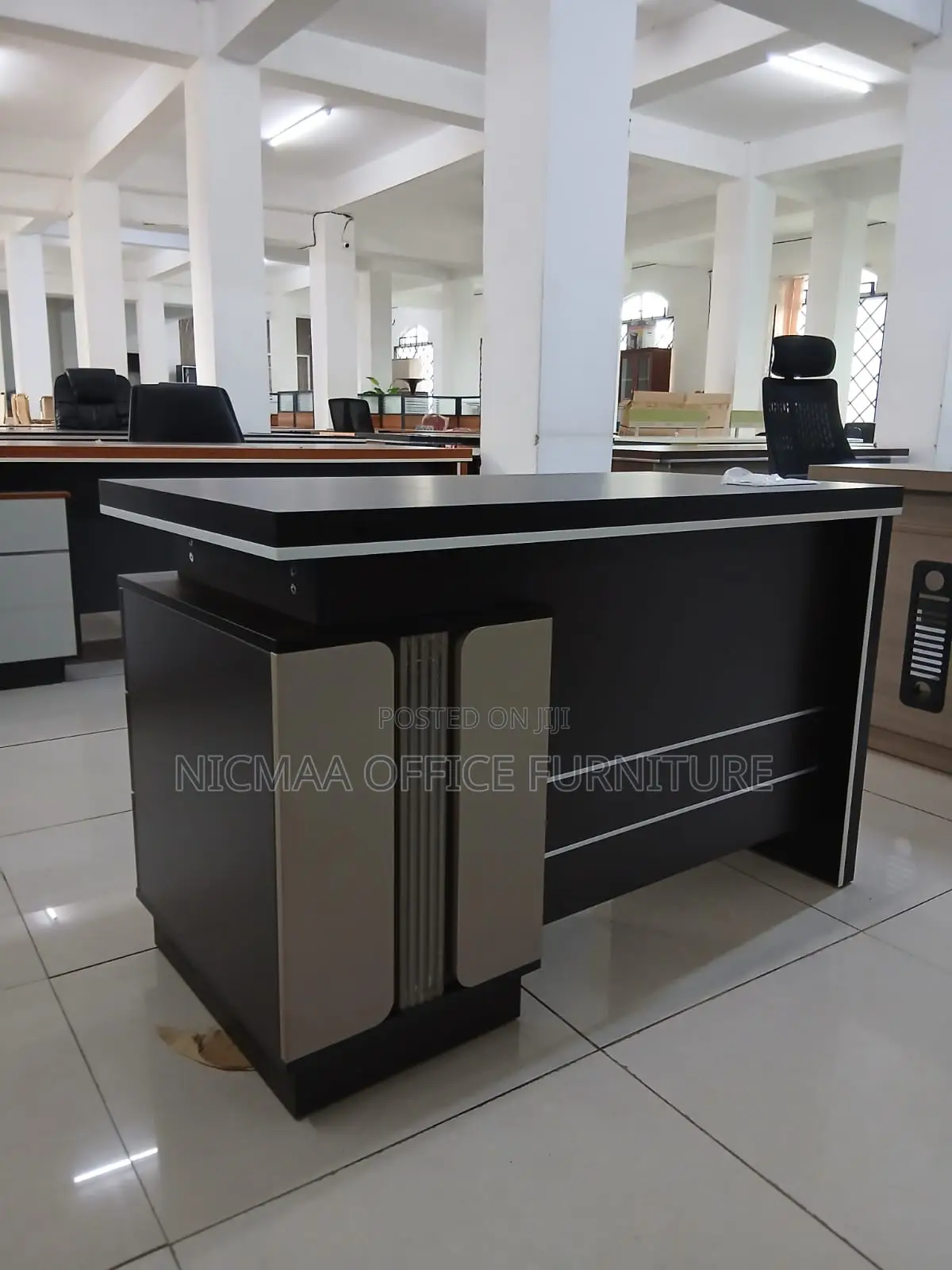 1.2m Sleek Professional Workspace Desk