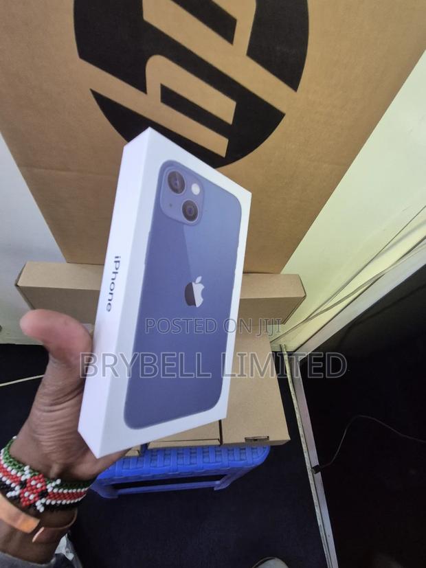 New Apple iPhone 13 256 GB Blue - thumbnail 3
