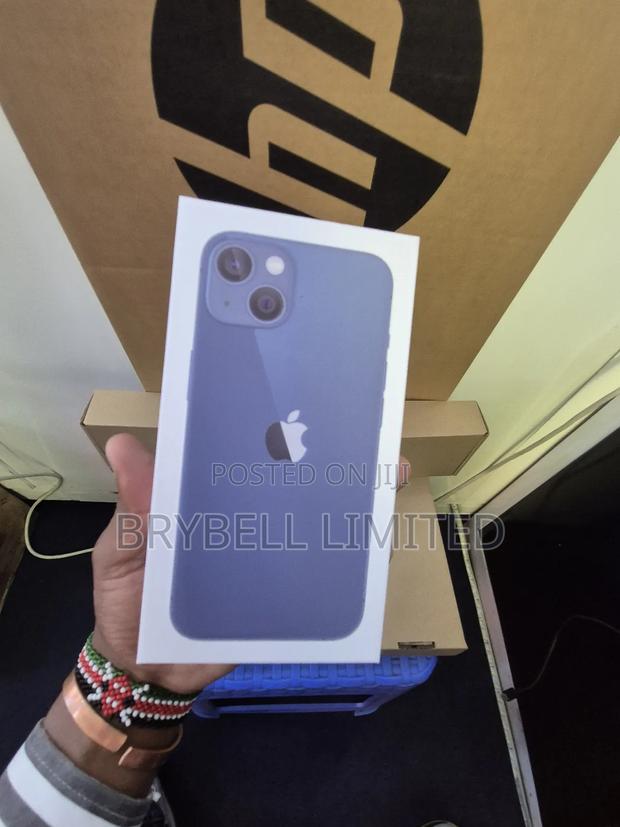 New Apple iPhone 13 256 GB Blue - thumbnail 4