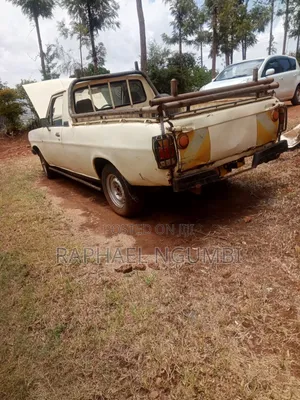 Nissan Pick-Up 1992 Beige