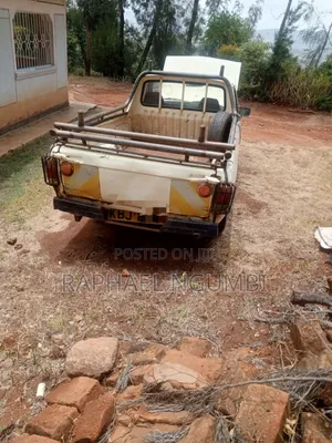 Nissan Pick-Up 1992 Beige