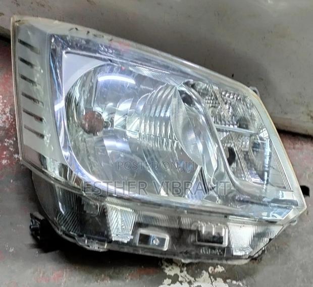 Daihatsu Move Headlight
