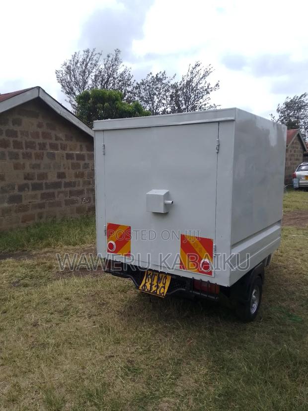 Piaggio Scooter 2023 White - thumbnail 4