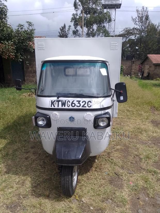 Piaggio Scooter 2023 White - thumbnail 6