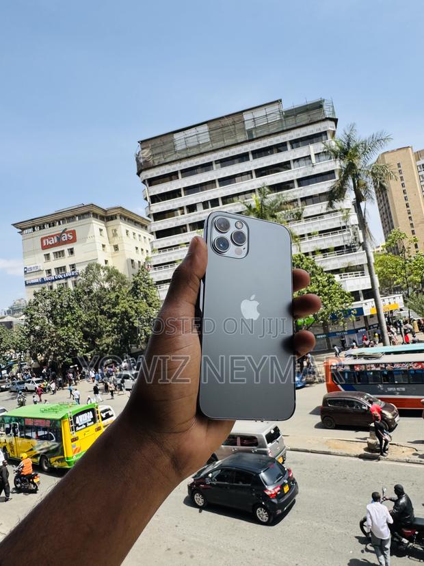 Apple iPhone 12 Pro 128 GB Gray - main view