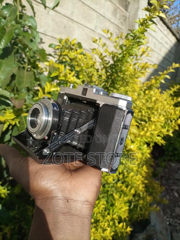Vintage Camera - main view
