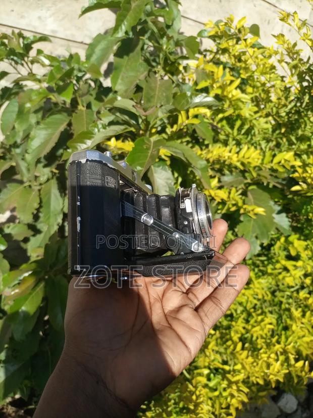 Vintage Camera - thumbnail 7